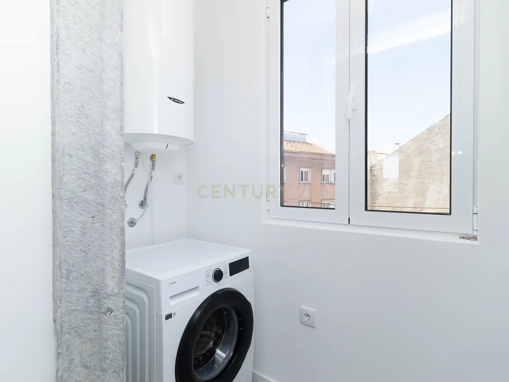 Apartamento T3 transformado em t2, totalmente remodelado - coração de Lisboa - Image 17
