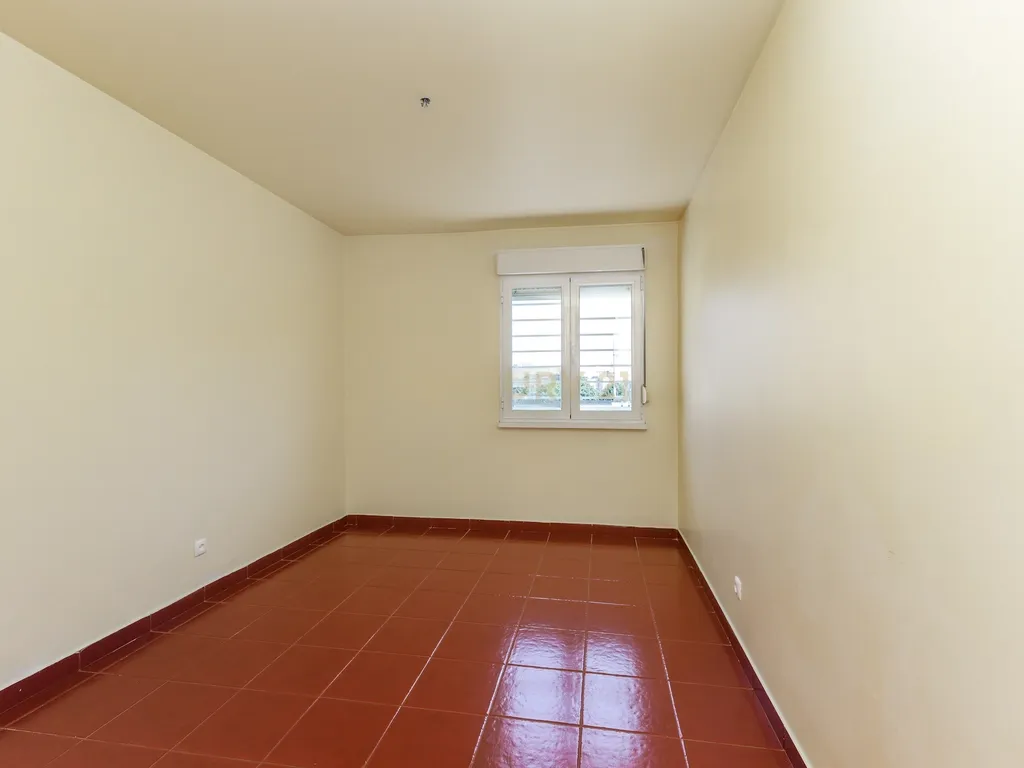 Apartamento T4 Duplex no coração de Telheiras - Image 27