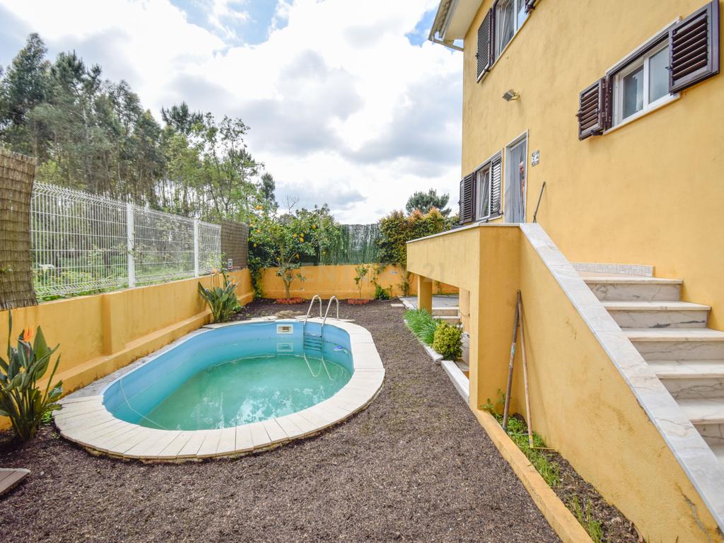 Moradia T5 com piscina em zona tranquila a 20 minutos de Lisboa - Image 35