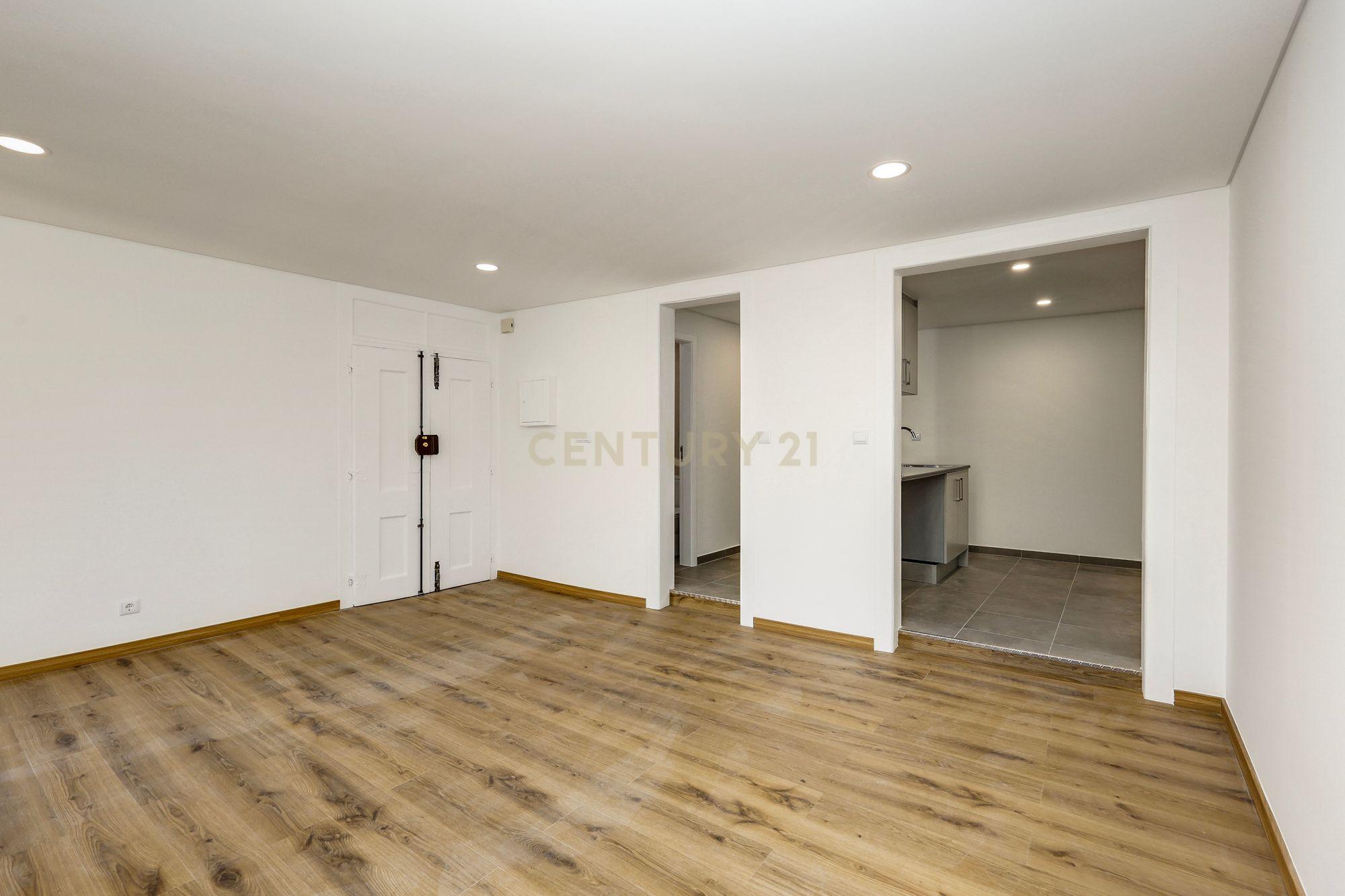Fotografia 9 de Apartamento T1+1 totalmente remodelado, próximo da Assembleia da República