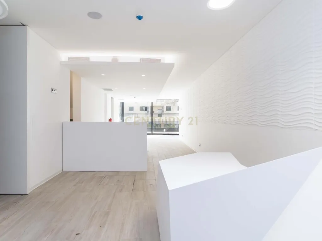 Prédio Reabilitado para Investimento – Graça, Lisboa | 487m² de Rentabilidade no Coração da Capital - Image 32