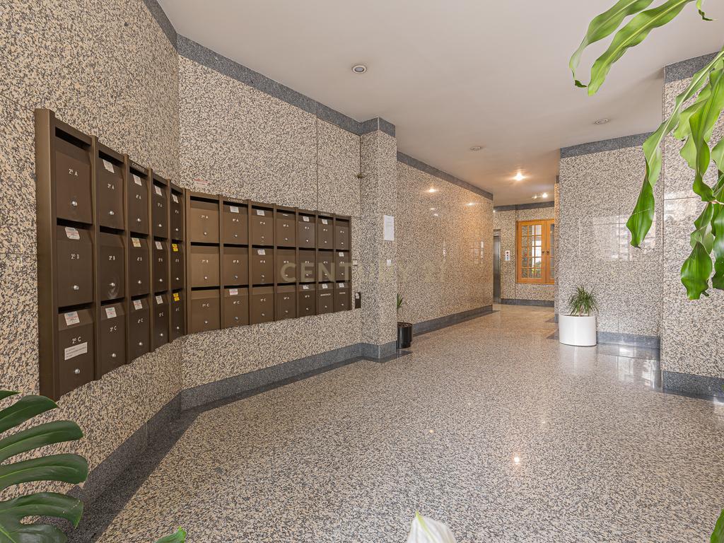 T4 com 180 m² e Garagem Box no Areeiro, Lisboa - Image 34