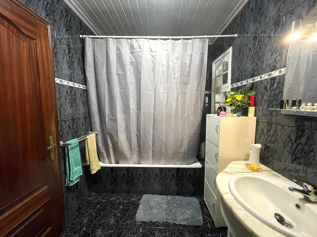 Exclusiva Moradia T4 Inserida em Lote de 753,5 m² nos Arrifes - Image 20