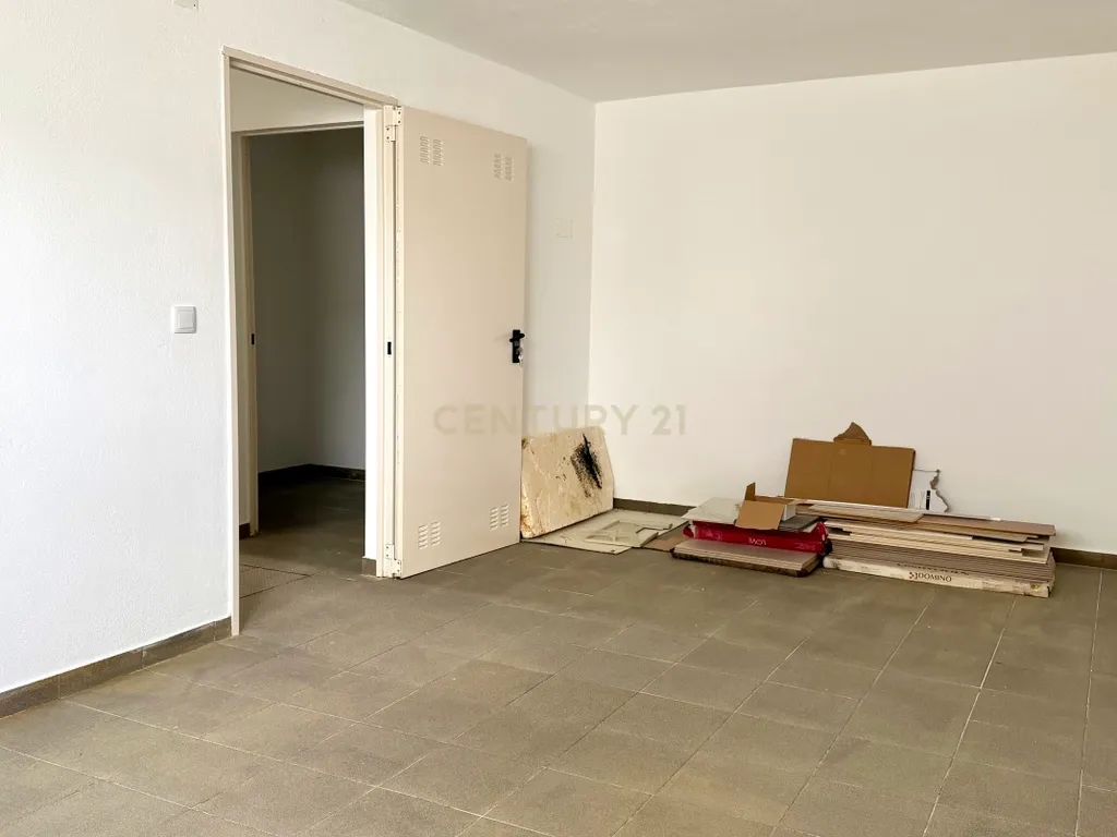 Oportunidade: Moradia T5 com jardim e piscina, na Sobreda, Almada. Em Venda! - Image 30