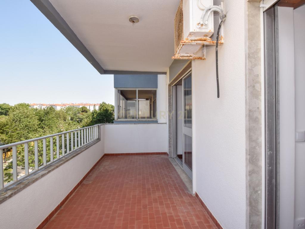 Apartamento T3 com Vista Mar, em São João do Estoril - Image 29