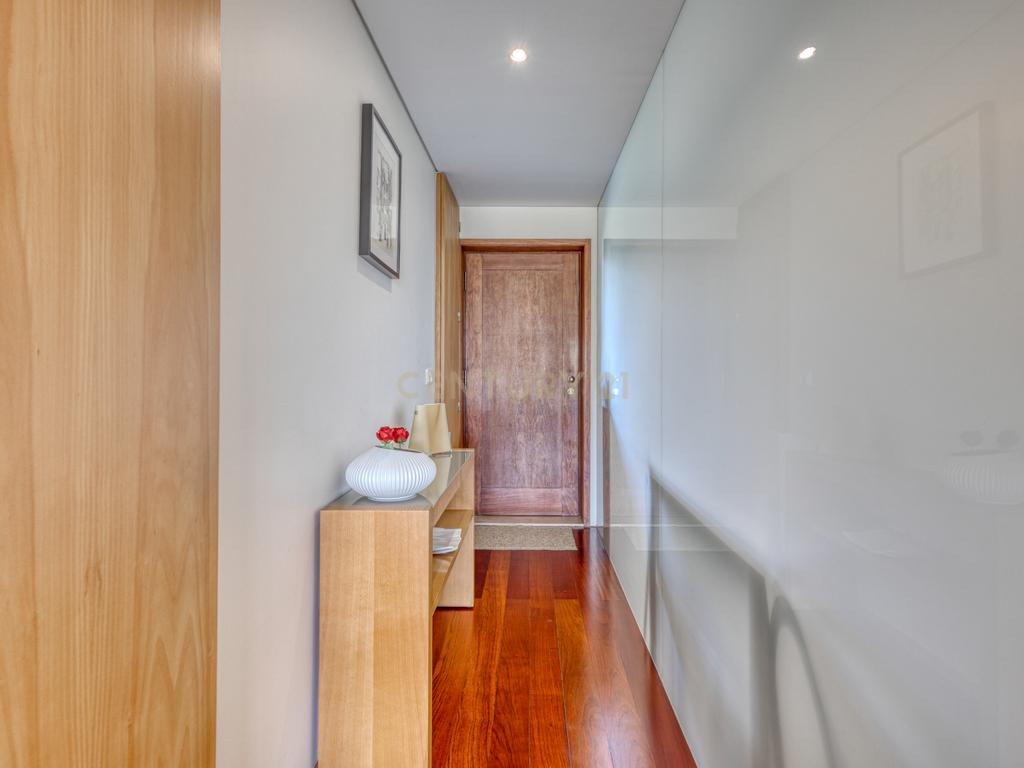 Apartamento T2+1 Duplex em condomínio fechado a  600m da praia - Image 9