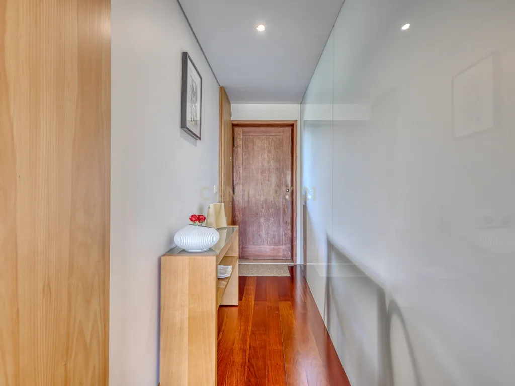 Apartamento T2+1 Duplex em condomínio fechado a 600m da praia - Image 9