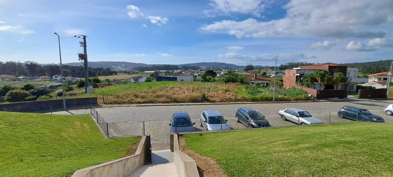 Fotografia 6 de Terreno com 652m² à venda em Chorente - Barcelos