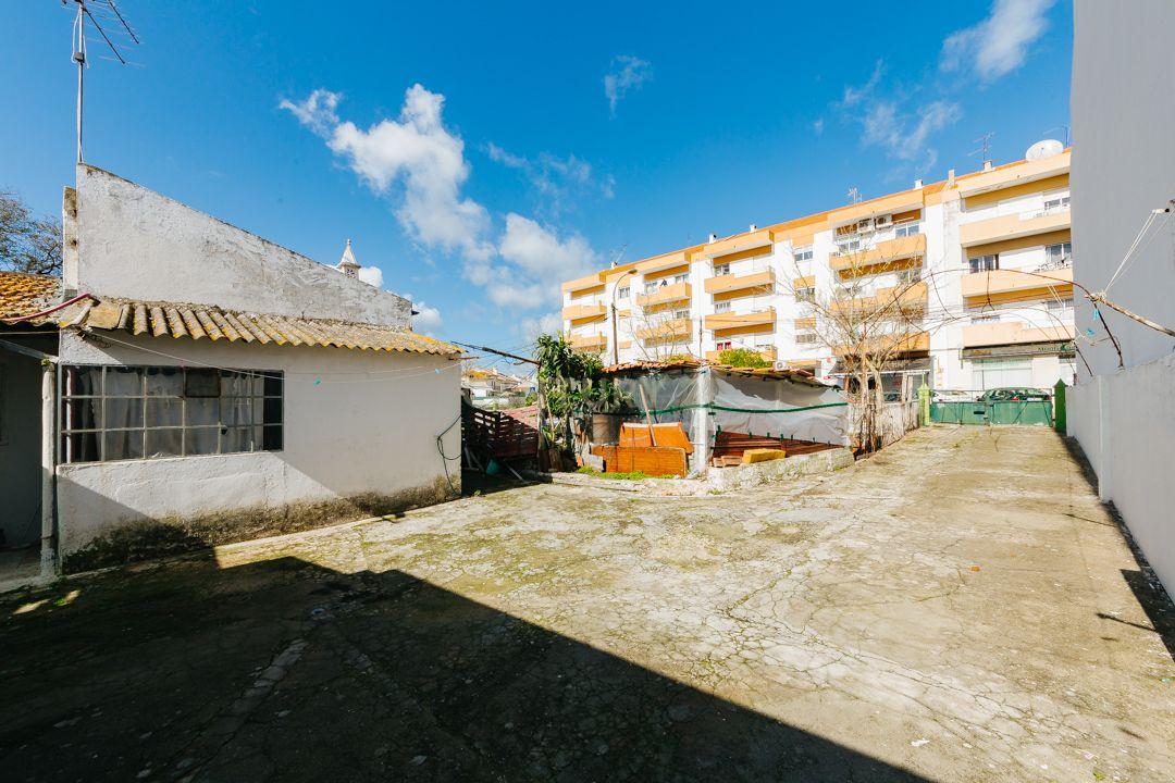 Montijo/Excelente Lote de Terreno com 1056m2 e Moradias para Remodelacao. - Image 13