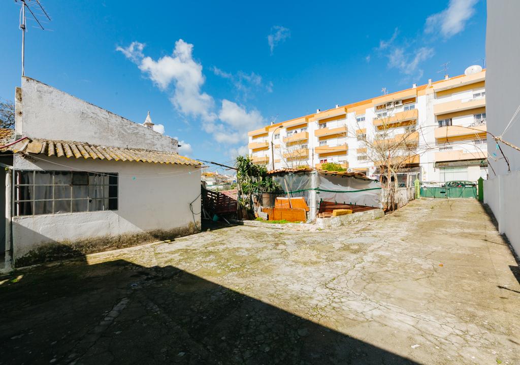 Montijo/Excelente Lote de Terreno com 1056m2 e Moradias para Remodelacao. - Image 13