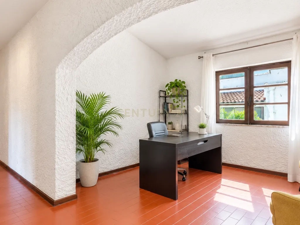 Moradia Isolada T6 com Vista Mar e Amplo Espaço Exterior – Sesimbra - Image 8