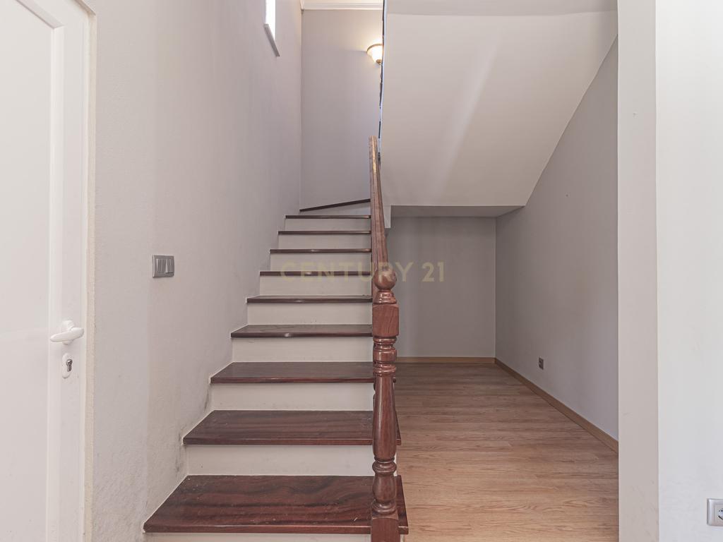 Moradia T4 em Vila Nova - Bucelas - Image 13