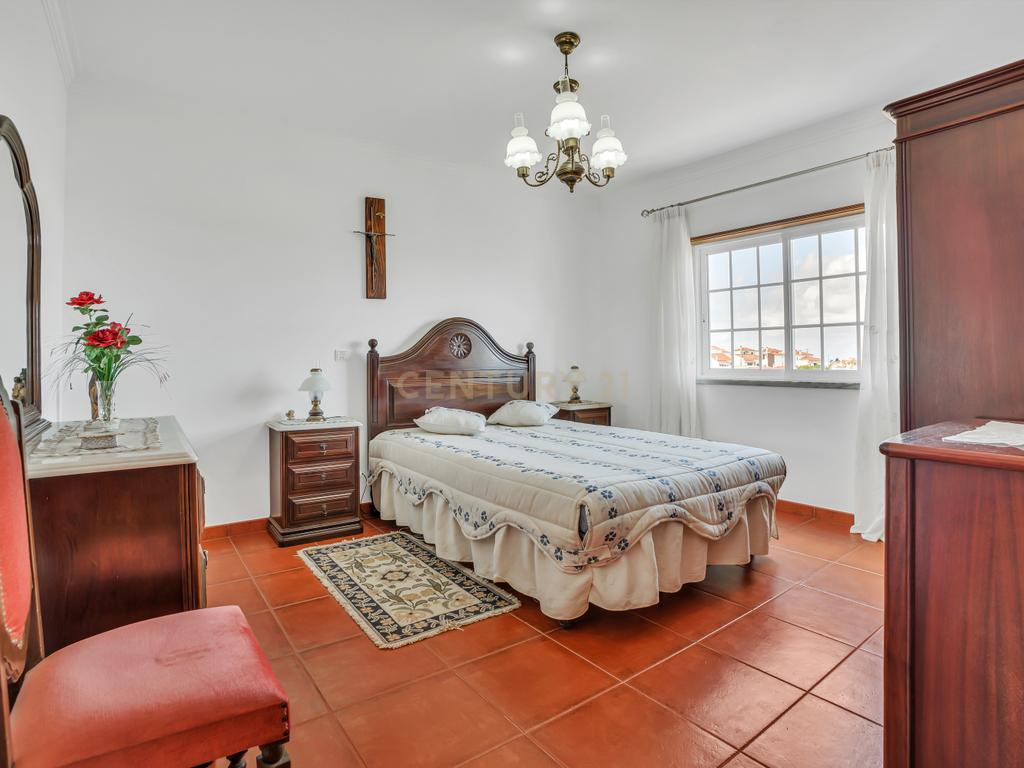 Moradia T4 em Mafra com vista de mar - Image 48