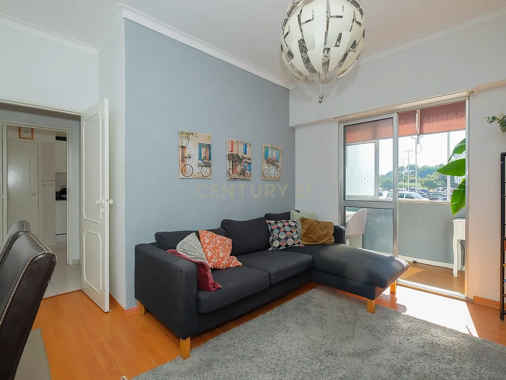 Apartamento T3 no Seixal com Varandas e Acessibilidade Fertagus - Image 11