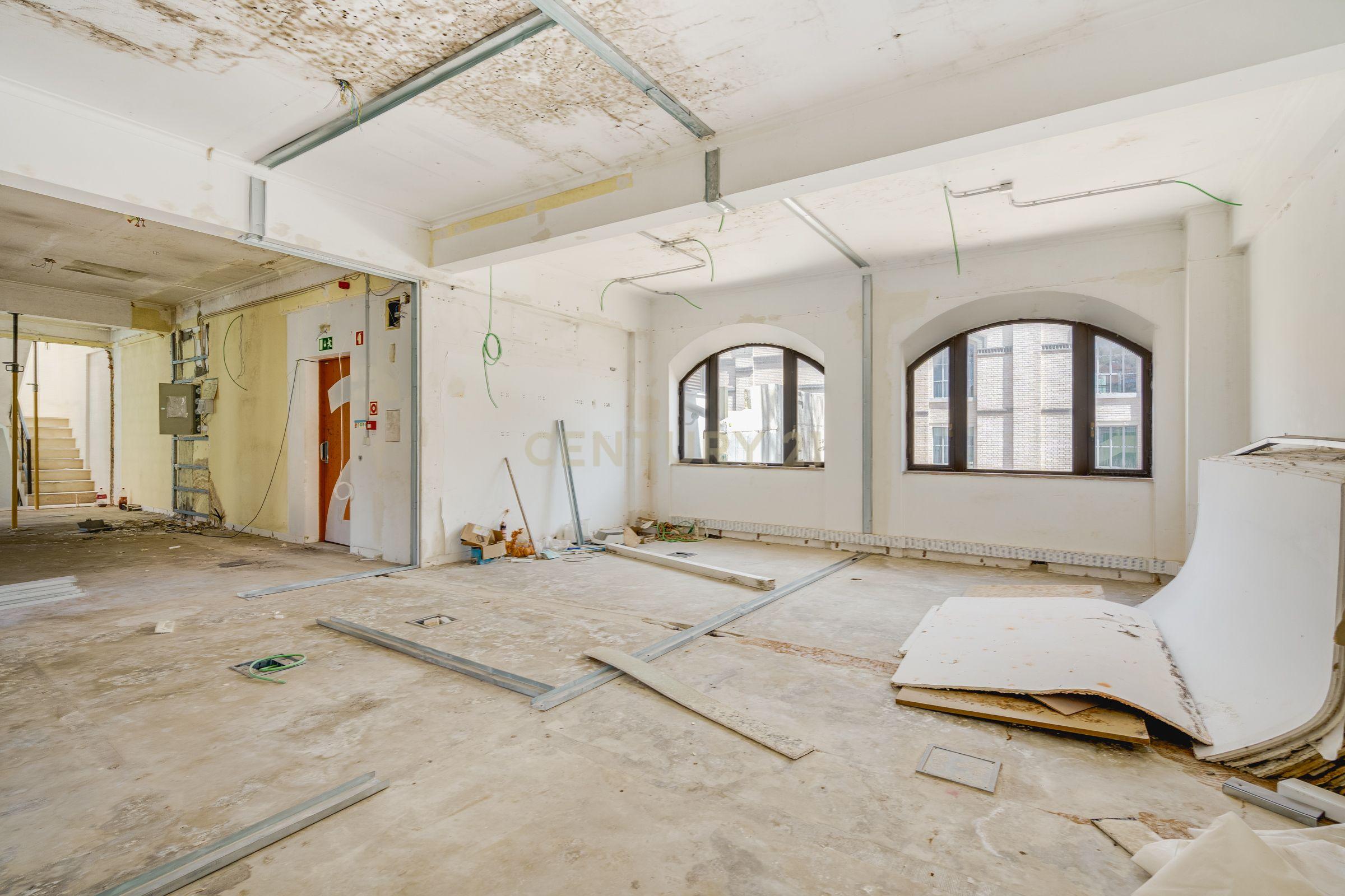 Fotografia 9 de Prédio de Serviços em Alcântara – Projeto Aprovado para Aparthotel com 15 Unidades | Próximo ao LX Factory e Allo | Alcântara Lisbon Offices