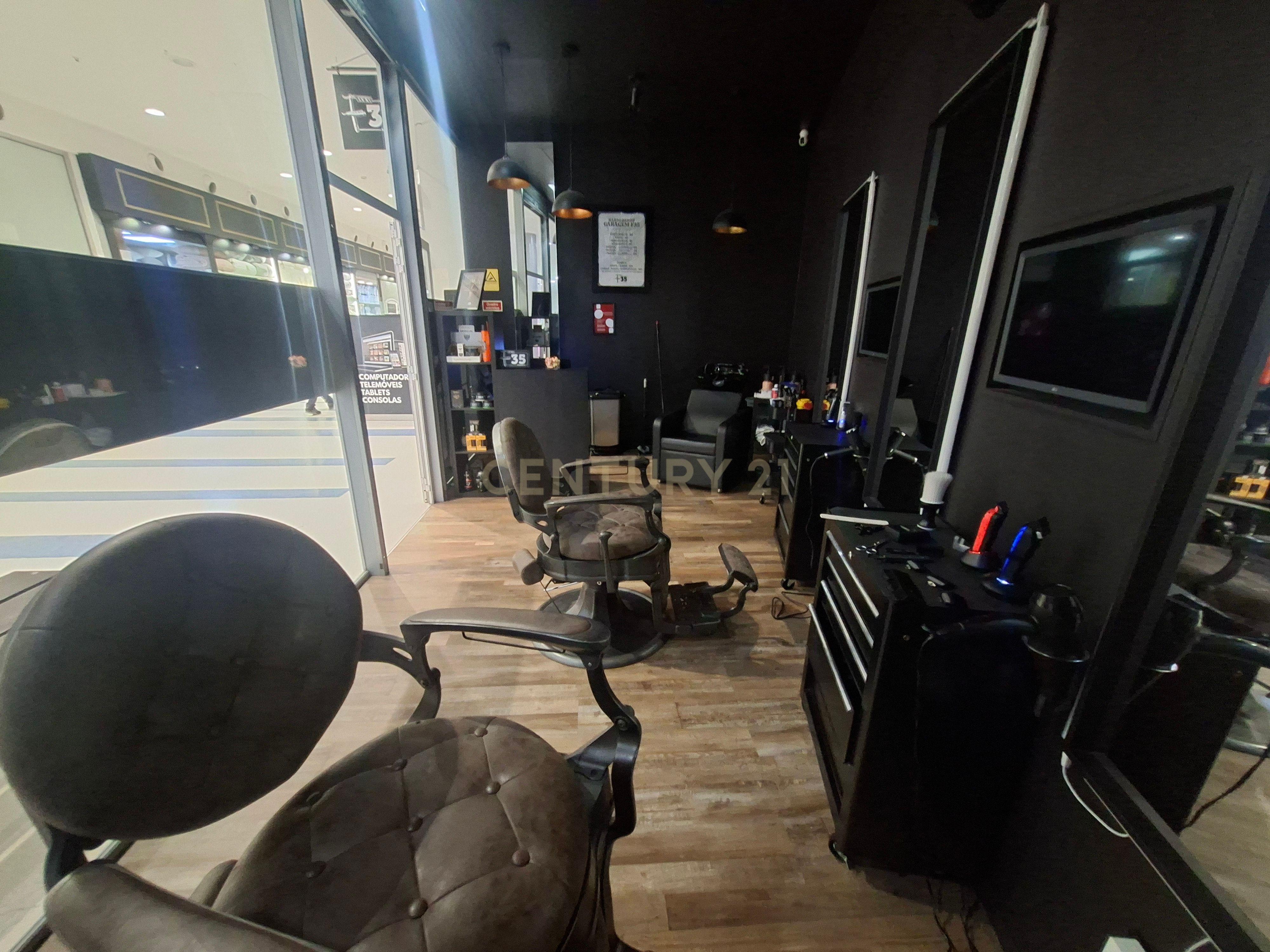 Fotografia 6 de Trespasse de Barbearia em Lordelo - Guimarães