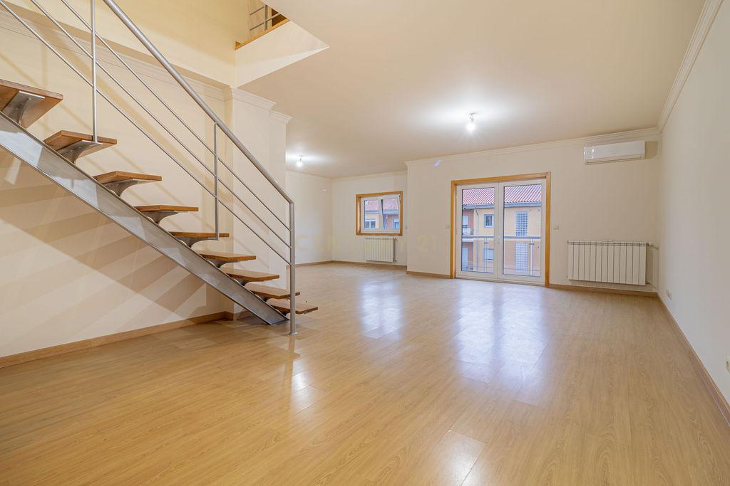 Duplex T3 em Bragança - Image 2