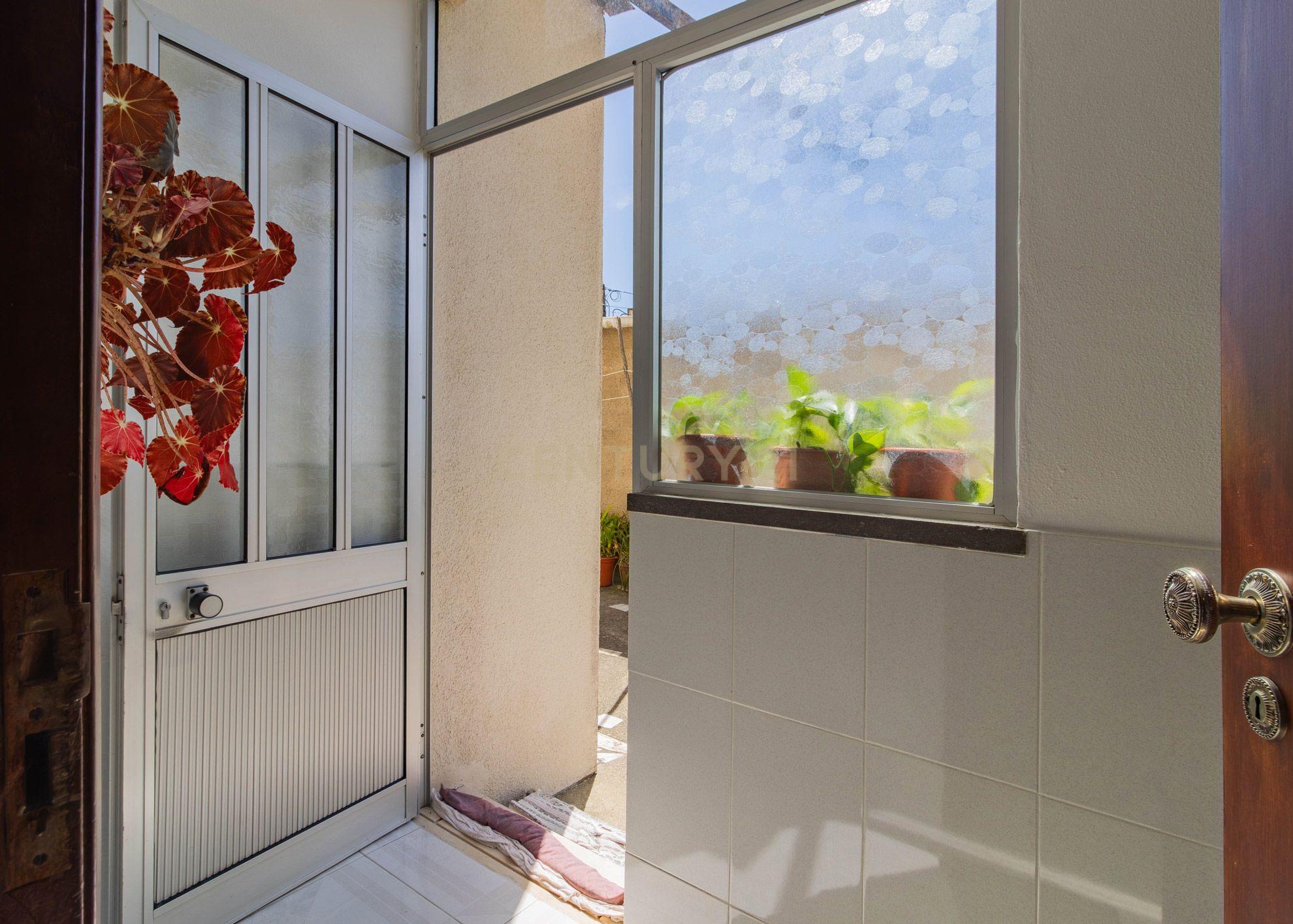 Fotografia 8 de Apartamento T3 Rés do Chão com Garagem, Logradouro e Terreno – Marinha Grande