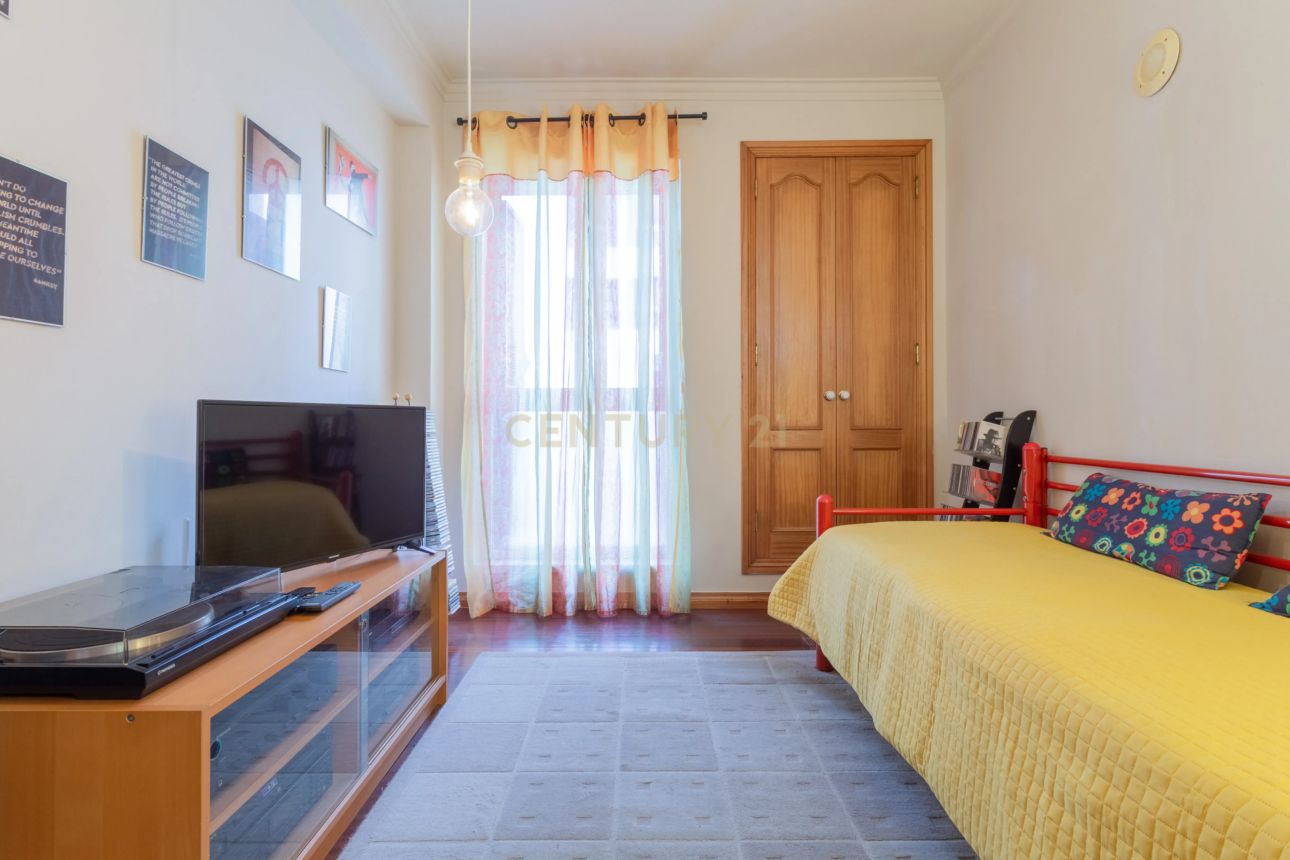 Apartamento T2 na Quinta do Anjo, Setúbal, com Estacionamento e Piscina Comum - Image 17