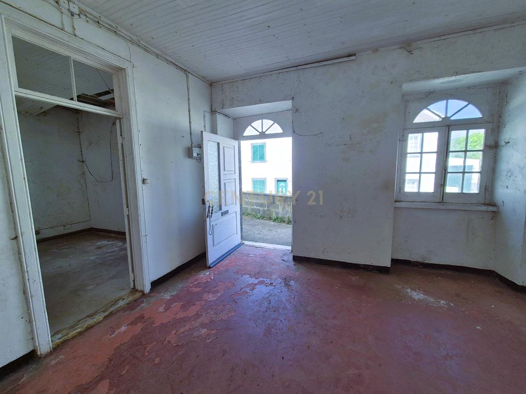 Moradia T3 em Santa Bárbara da Ribeira Grande - Image 7