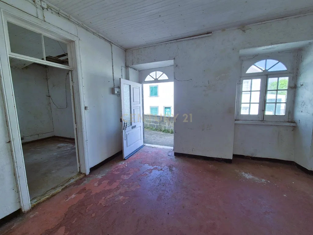 Moradia T3 em Santa Bárbara da Ribeira Grande - Image 7
