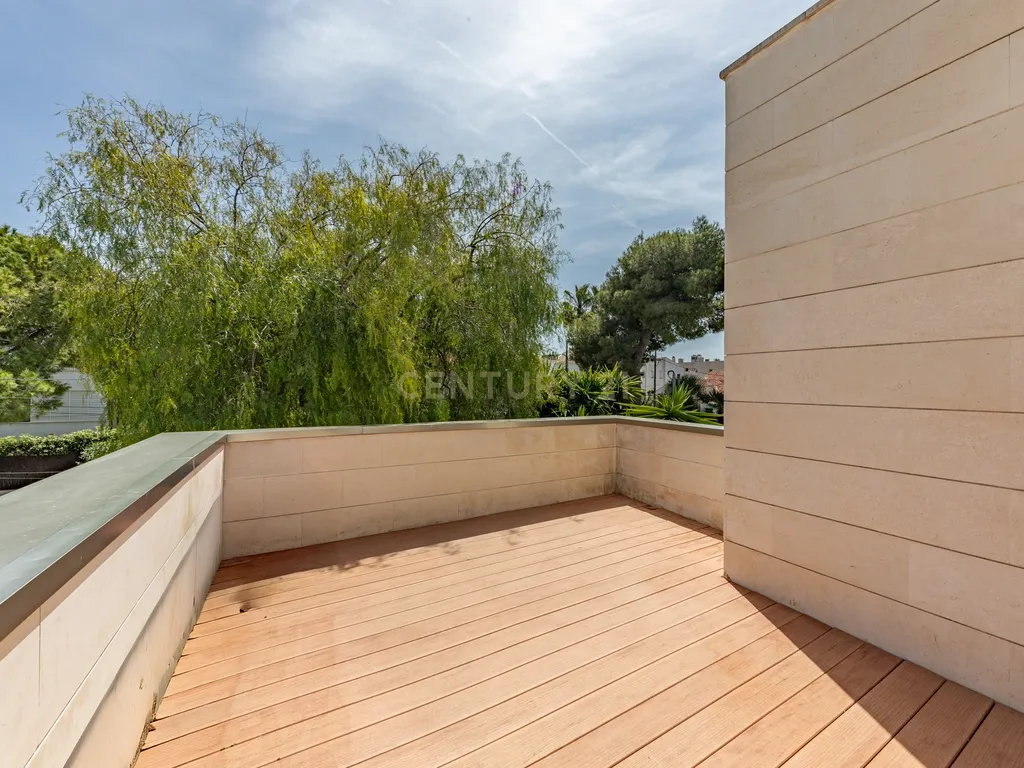 Villa de Design em Segunda Linha de Mar em Sitges com Mobiliário de Marcas de Luxo - Image 56