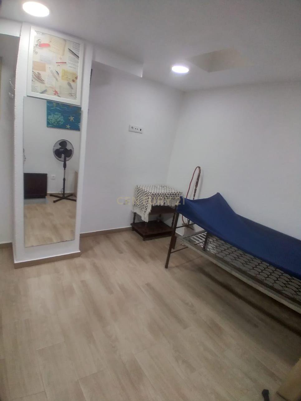 Armazém - Transformado em T1+1 habitacional - Metro Anjos - Image 16