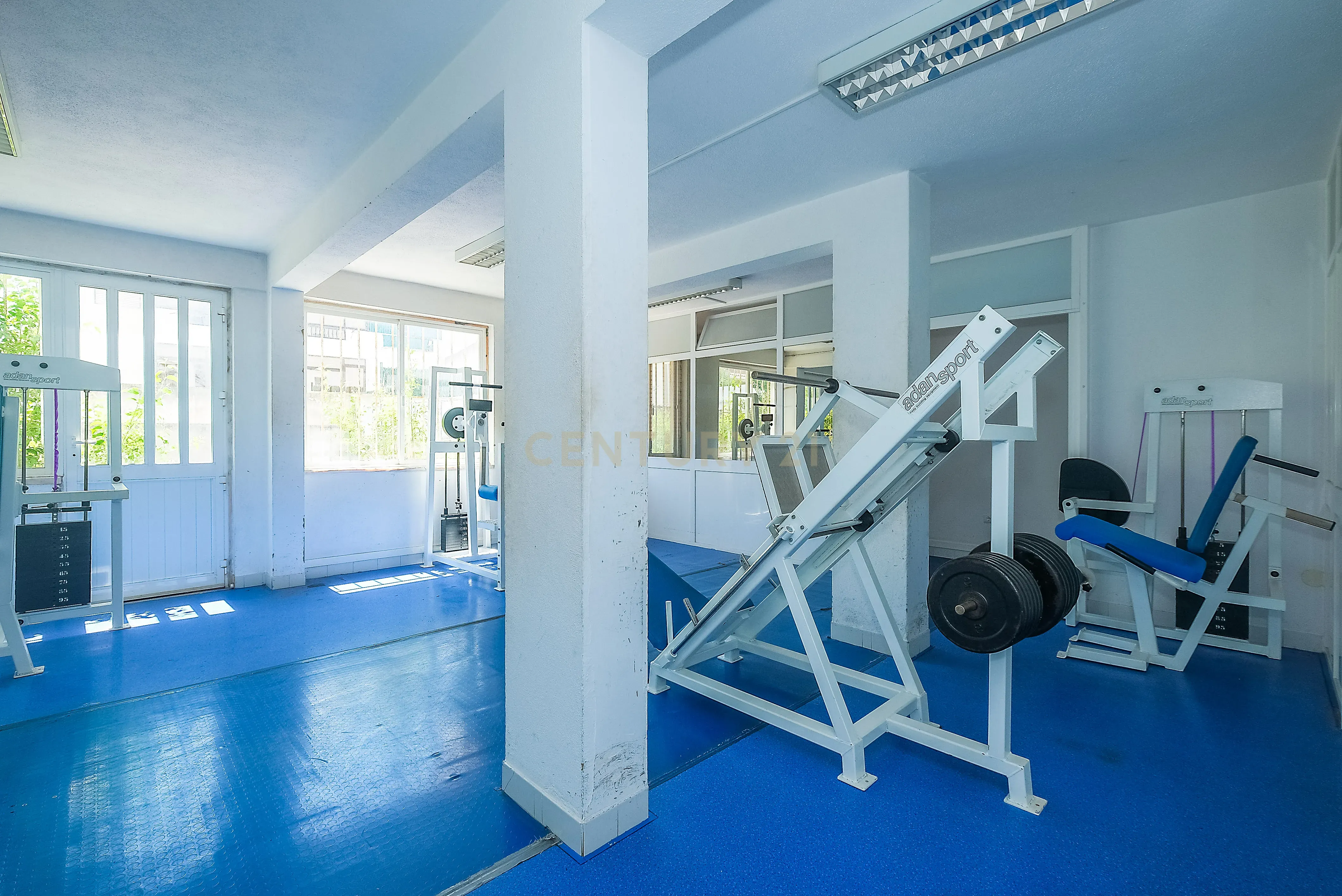 Fotografia 9 de Loja Comercial para Arrendamento | 150 m² | São Domingos de Rana