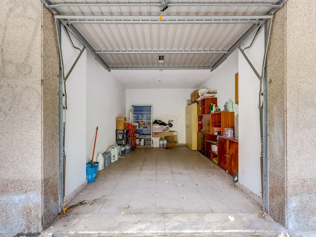 Apartamento T3 em Belas com 133m2 e box para uma viatura - Image 25
