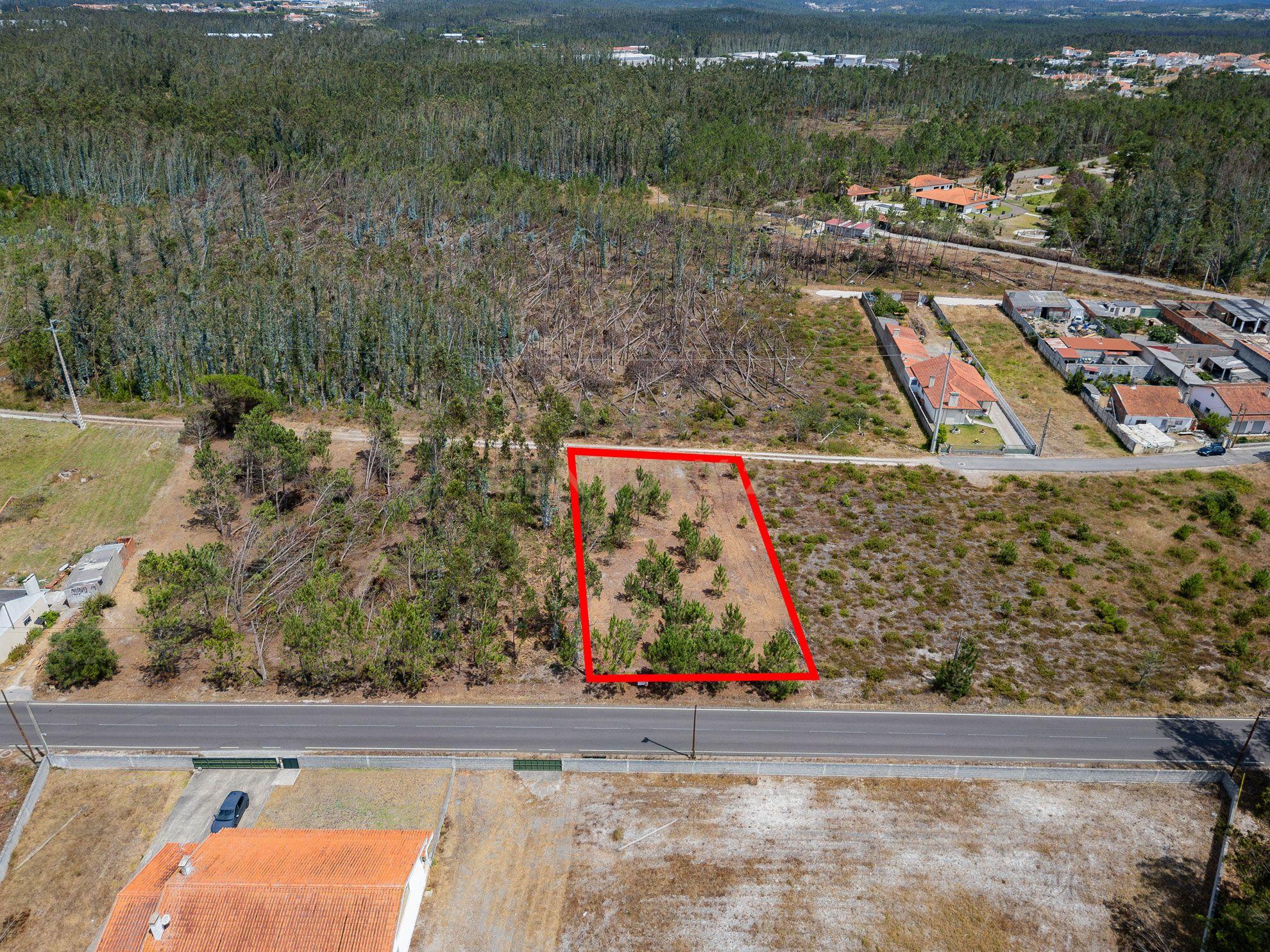 Fotografia 8 de Terreno Urbano com 1.030 m² em Pataias – Localização Premium e Proximidade do Mar