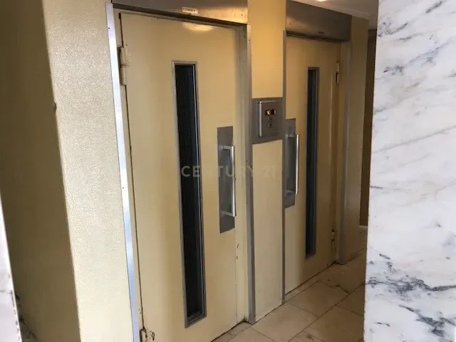 Apartamento T5 em S. Domingos de Benfica, Lisboa - Image 3