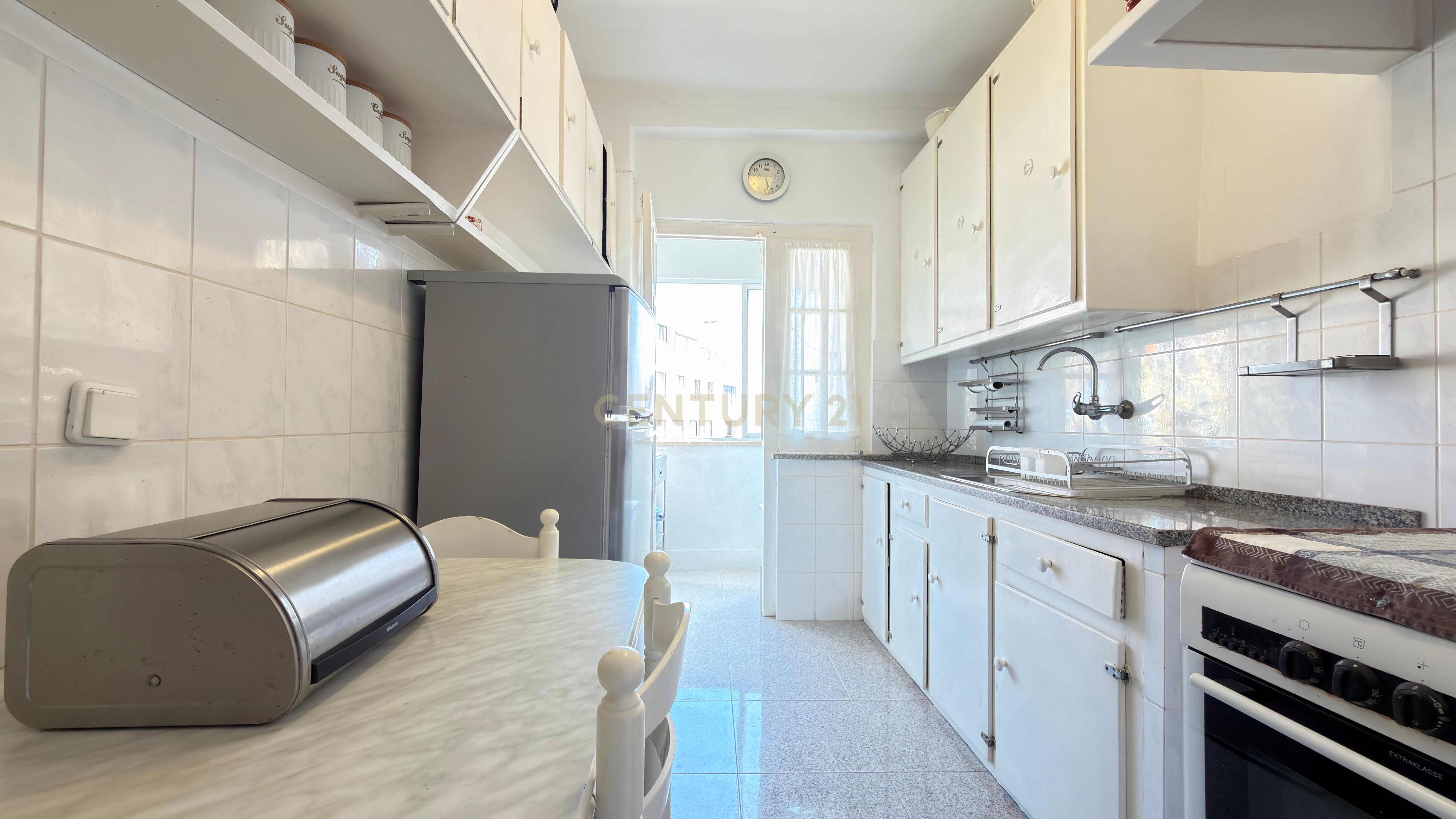 Fotografia 5 de Apartamento T2 para remodelar com vista para o Convento de São Vicente