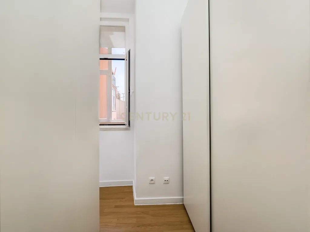 Arrendamento de Apartamento T3, Renovado, na Lapa - Estrela - Image 21