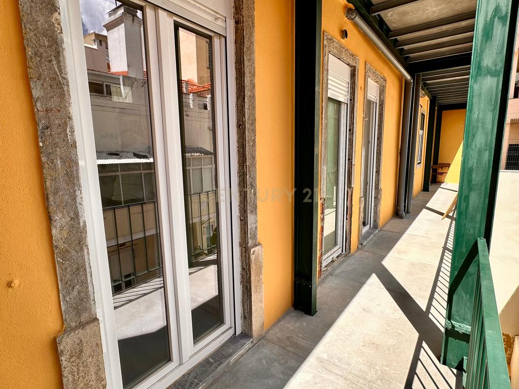 Venda T3 na Estrela - APARTAMENTO INTEGRALMENTE REMODELADO COM VARANDA GENEROSA - Image 27