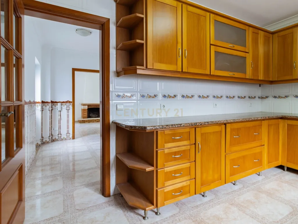 Excelente Moradia T3 na Burinhosa - Image 10