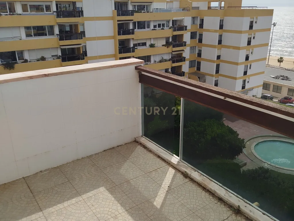 Apartamento T2 Mobilado com Vista Mar e parqueamento 1 carro - Image 11
