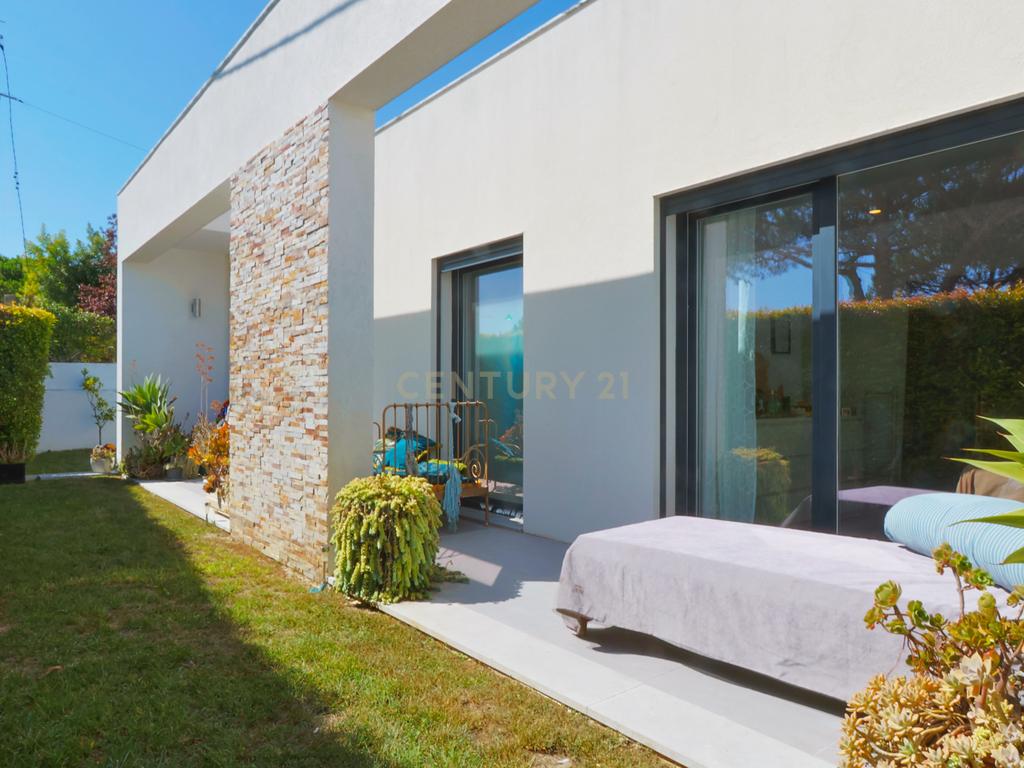 Moradia Banda Térrea T4 com Piscina | Charneca da Caparica | Almada - Image 39