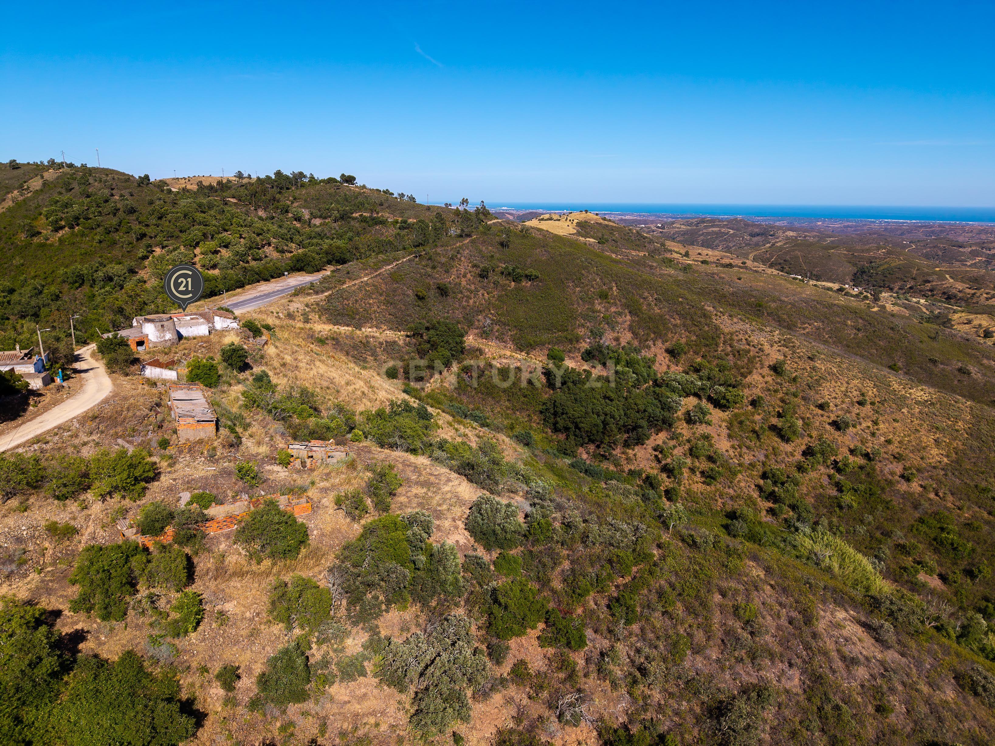 Fotografia 11 de Terreno Misto com Projeto de Turismo Rural e Vista Panorâmica de Mar e Serra – Santa Catarina da Fonte do Bispo, Tavira