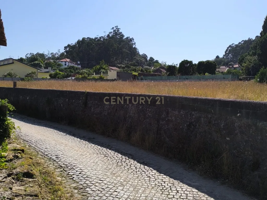 Terreno com Vista Montanha em Esposende - 3765m² - Image 12