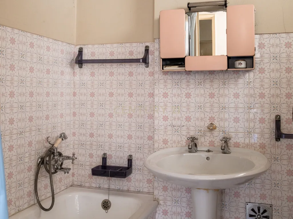 Apartamento na Póvoa de Santo Adrião | Ideal para Habitação Própria ou Investimento - Image 16