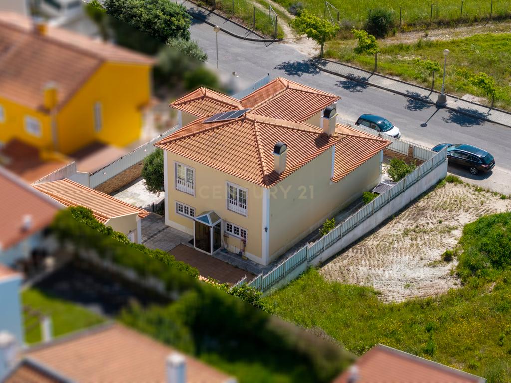Moradia T3 exclusiva – Urbanização Vistas do Atlântico, São Pedro da Cadeira, Torres Vedras - Image 61