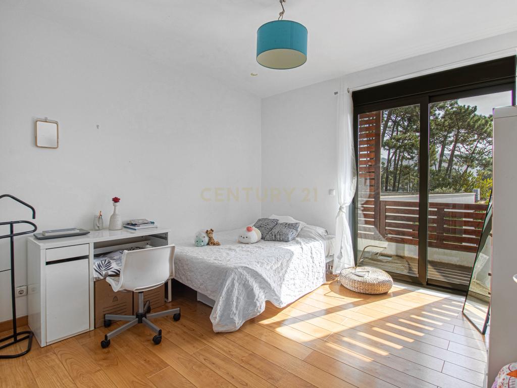 Moradia Isolada T4 291m2 em Lote de 1050 m2 em Mucifal, Colares, Sintra - Image 39