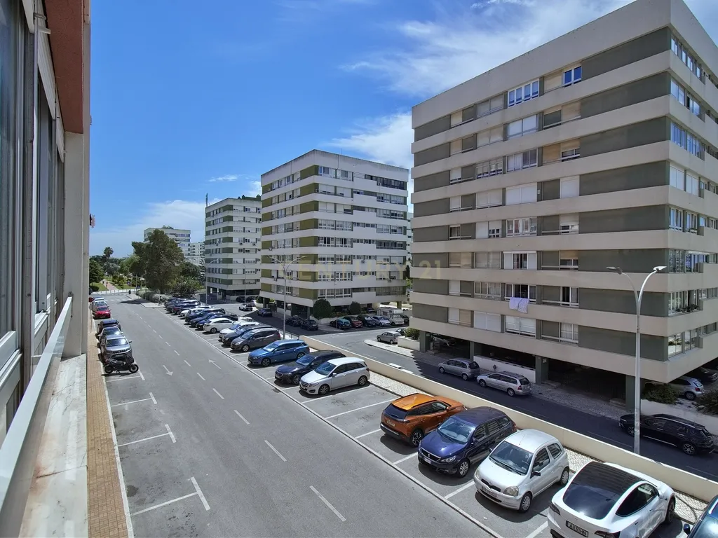 Apartamento T2 na Quinta do Marquês, Oeiras - Image 14