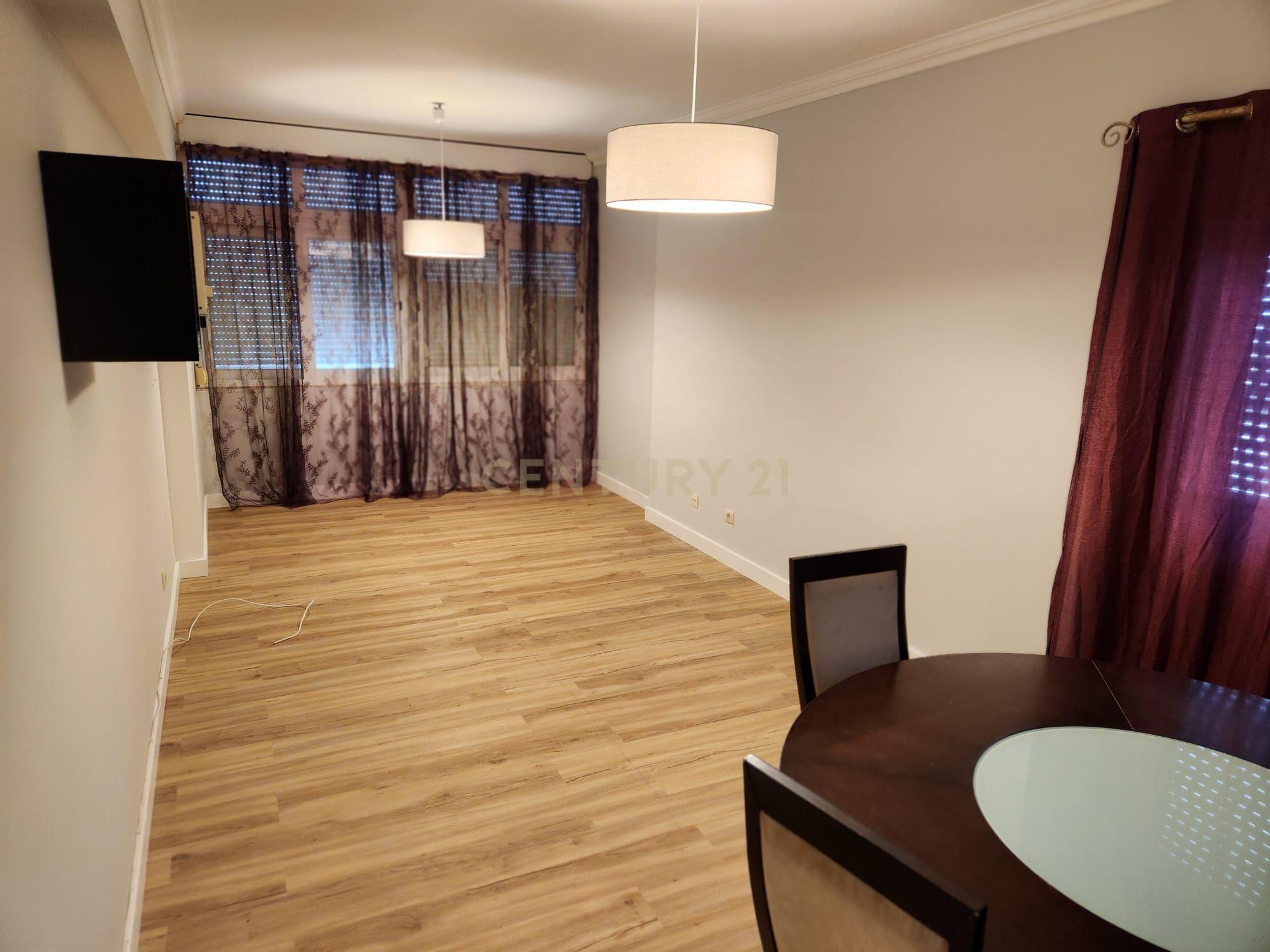 Apartamento Moderno em Setúbal com Vista para a Cidade e Montanha - Image 3