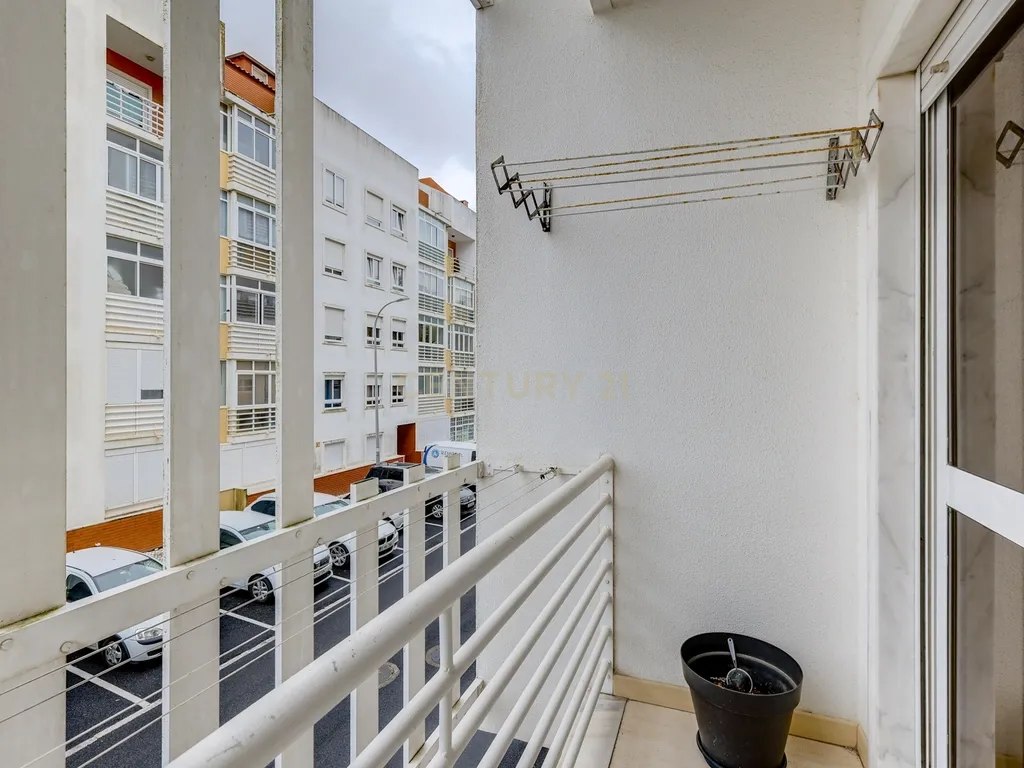 Apartamento T2 C/Elevador em Belas - Image 5
