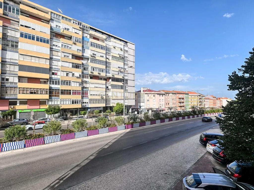 Apartamento T3 no Parque das Nações, junto ao metro de Moscavide. - Image 20