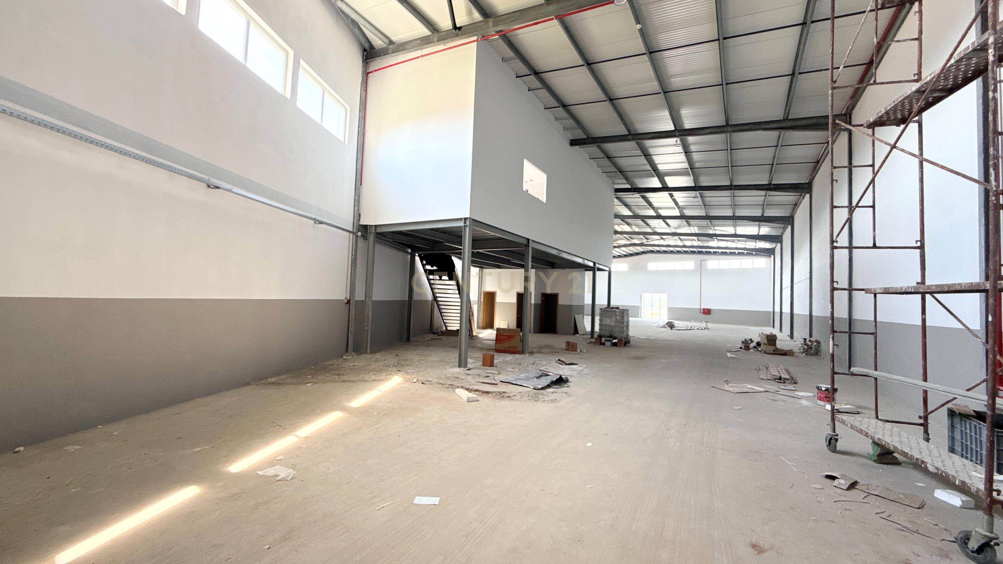 Fotografia 9 de ARMAZÉM INDUSTRIAL | SANTO TIRSO | INVESTIMENTO / LOGÍSTICA / COMÉRCIO E INDÚSTRIA