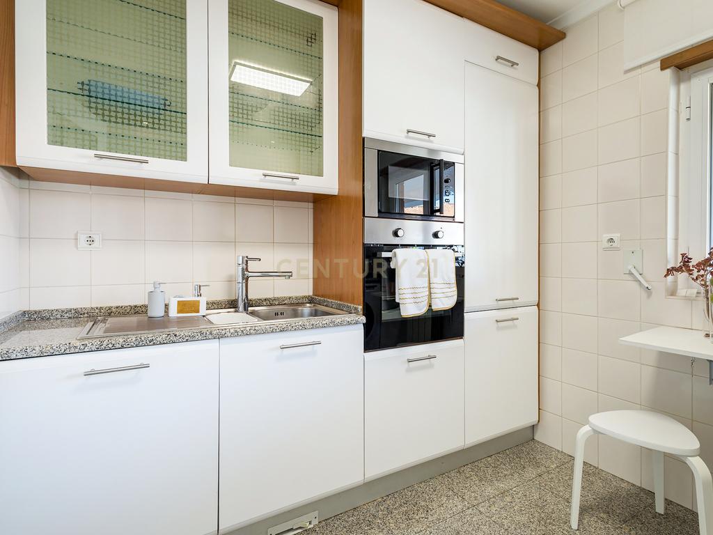 Apartamento T2 mobilado | Condomínio com Piscina - Image 10