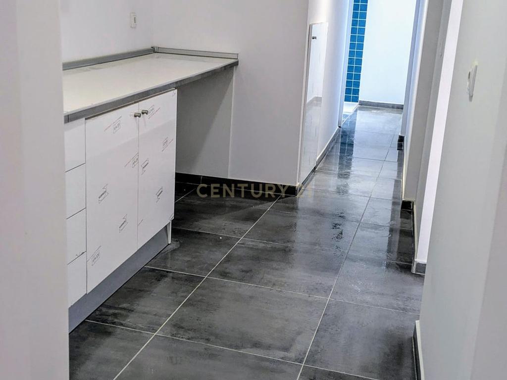 Apartamento T2 no vibrante bairro de Benfica - Image 9
