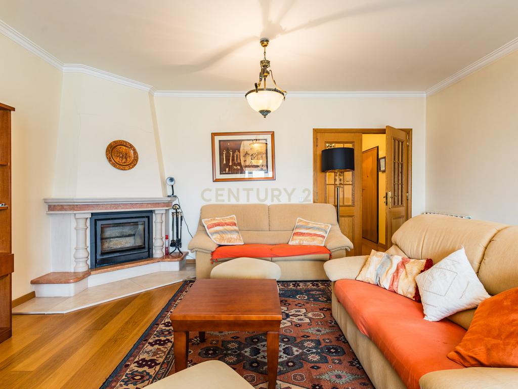 Apartamento T3 à venda em Cruz de Areia – Localização Privilegiada! - Image 12